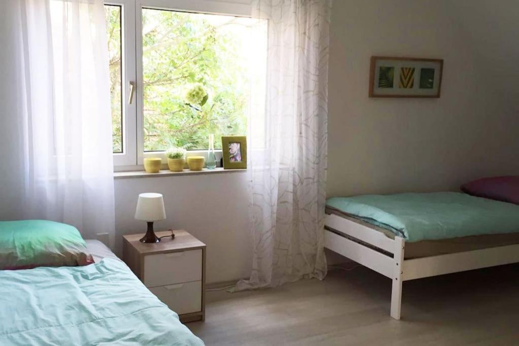 22B Grosse Wohnung Mit Balkon, Smarttv Und Wlan Korb Buitenkant foto