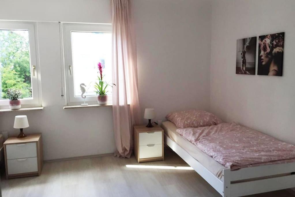 22B Grosse Wohnung Mit Balkon, Smarttv Und Wlan Korb Buitenkant foto