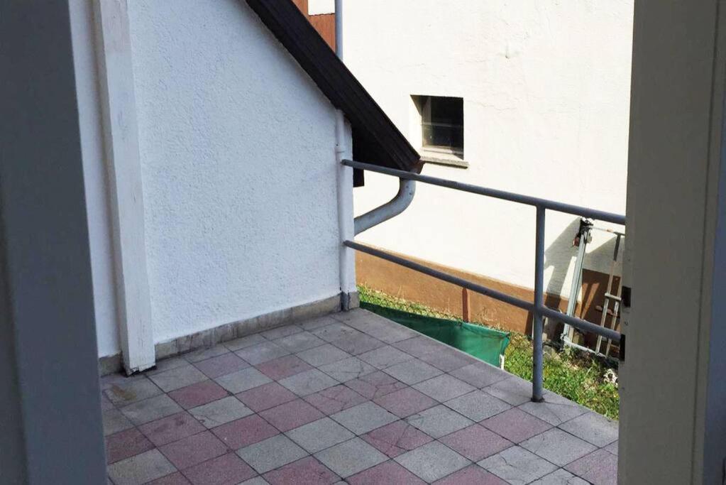 22B Grosse Wohnung Mit Balkon, Smarttv Und Wlan Korb Buitenkant foto